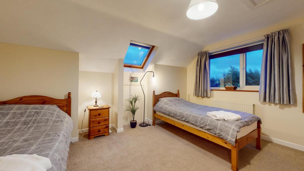Jaw-Dropping Beach House In Anglesey Benllech Exterior photo